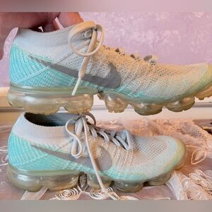 Nike SZ 10 VaporMax Women's Baby Blue and White Sneakers